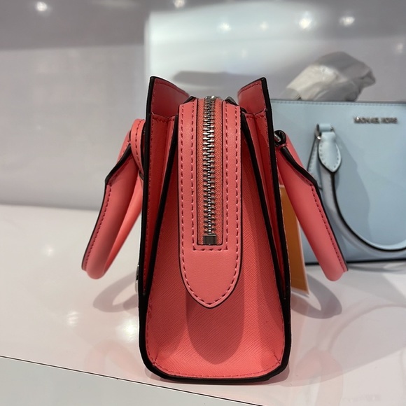 MICHAEL KORS
Sheila Small Faux Saffiano Leather Satchel
Tea Rose 
NWT - Picture 5 of 16